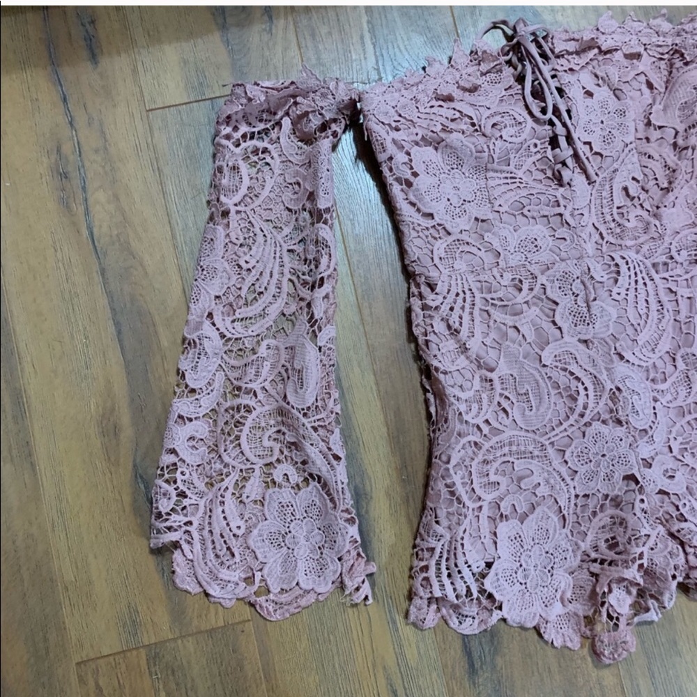 Lace romper - Picture 2 of 3